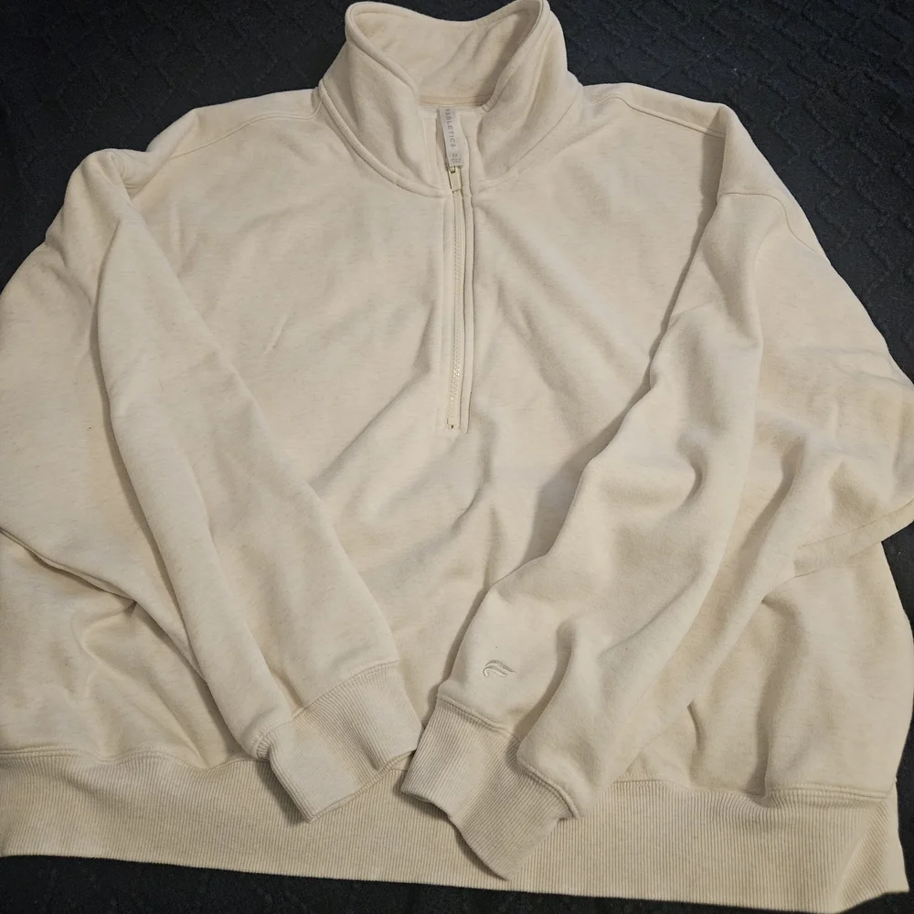 Fabletics Off-White 2 Pc Set - Picture 2 of 5